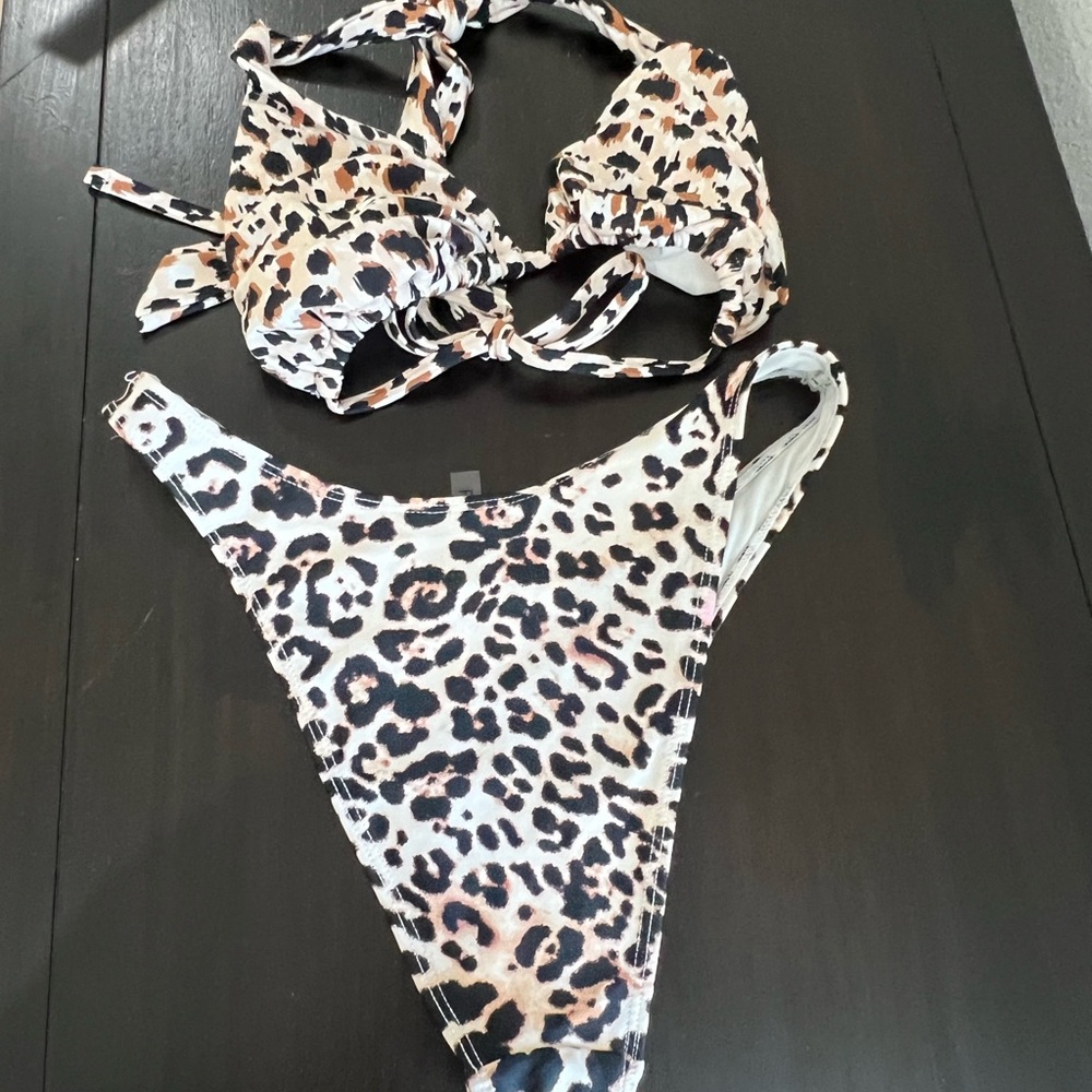 Forever 21 Leopard Print Bikini 2 piece set